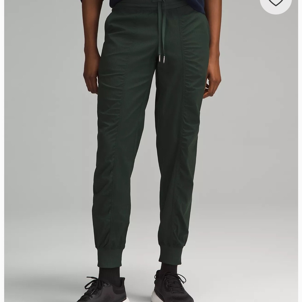 Lululemon midrise legacy green size 14 dance studio pants. New with tags